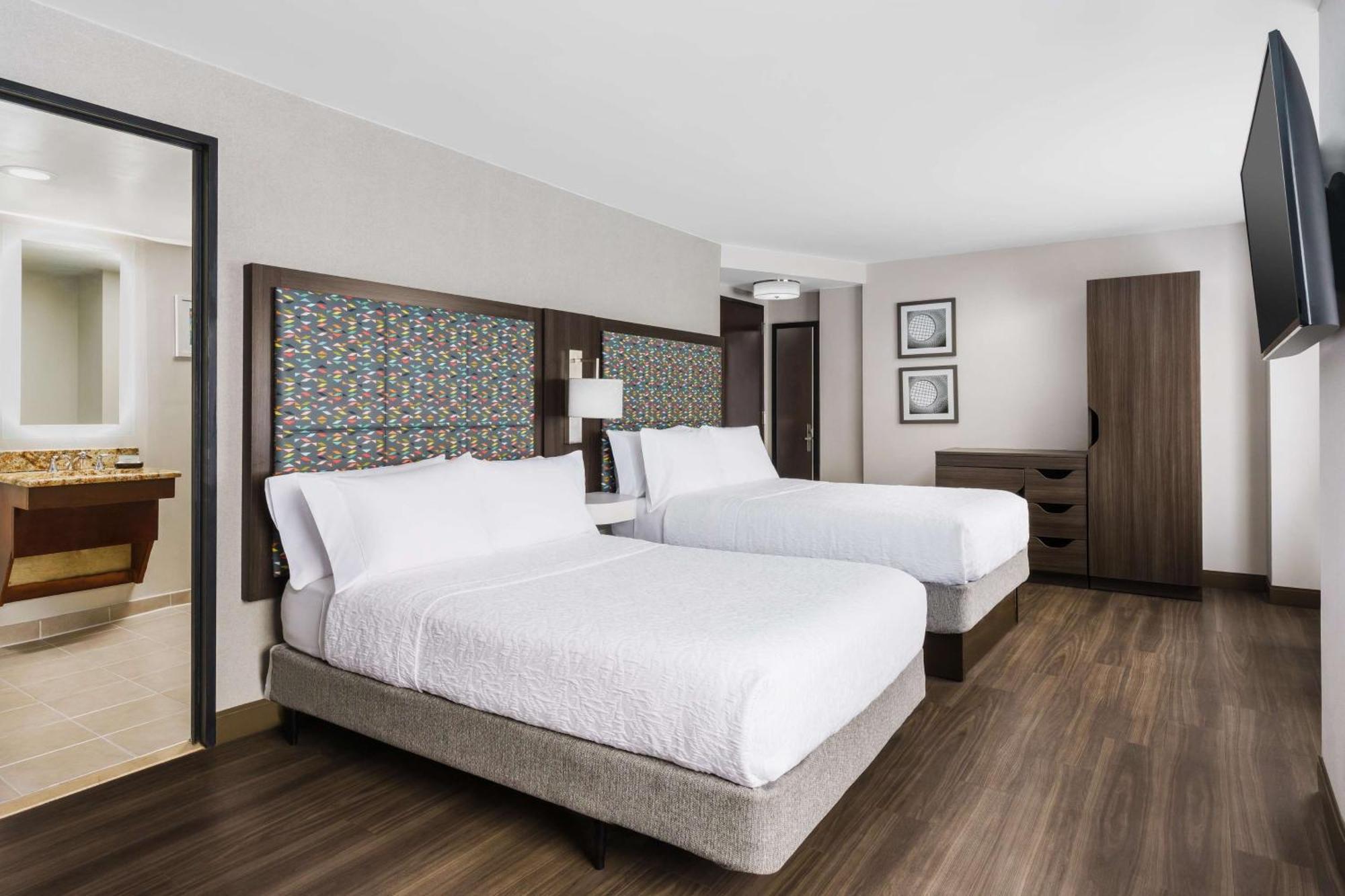 Hampton Inn Manhattan-35Th St Empire State Bldg Ню Йорк Екстериор снимка